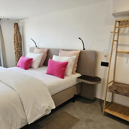 Les Terrasses De Laloux - 14 Personnes - Entierement Climatise - Piscine * Rochefort